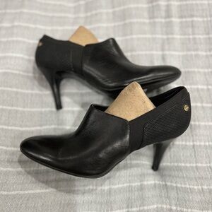 NEW CALVIN KLEIN HEELS